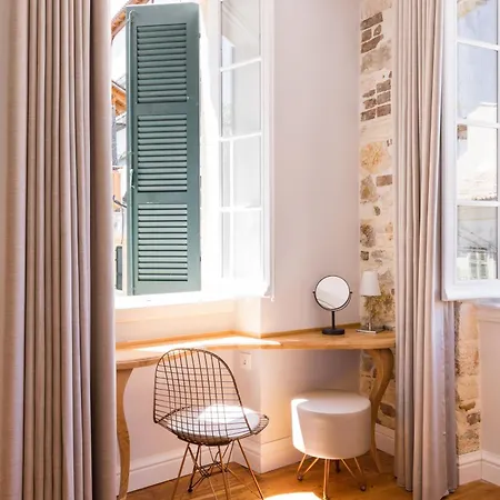 Acanthus Blue Hotel 3*