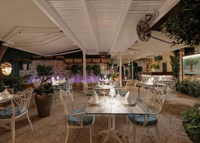 Ξενοδοχείο Acanthus Blue 3*