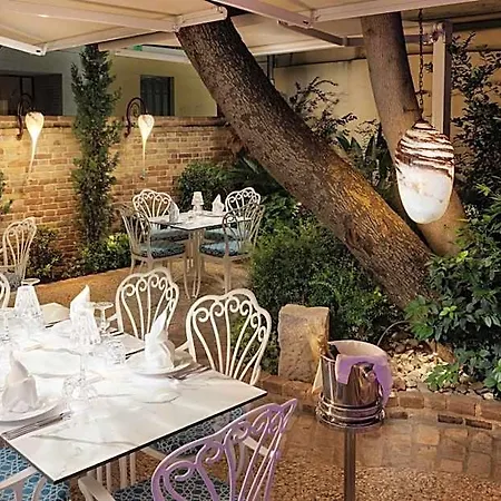 Acanthus Blue 3*