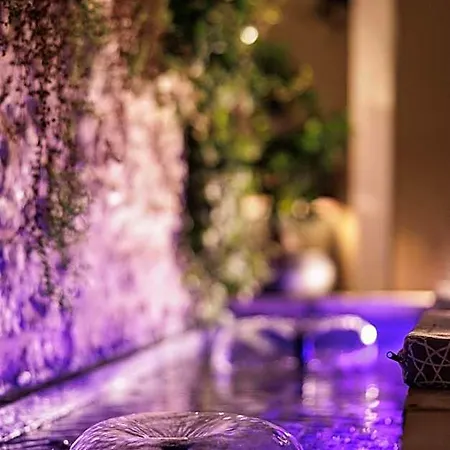 Acanthus Blue 3*